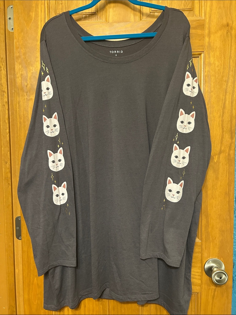 Torrid Happy Lucky Cat Long Sleeve tee size 6 6X ✨😺